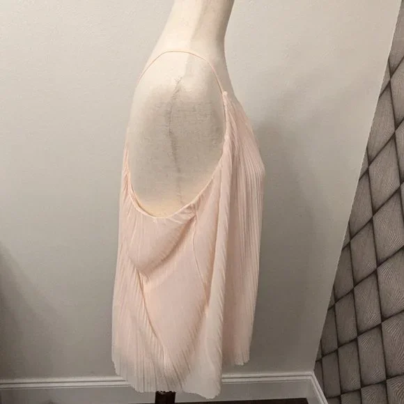 The Limited Pleated Top - Picture 5 of 6